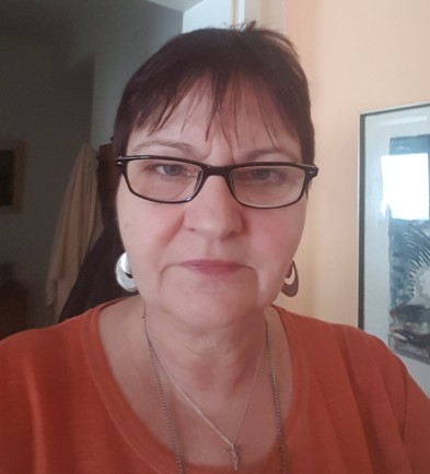 Petra von Astrozeit24 Bild Besonders günstiges Kartenlegen nur 0,99 Euro/Min und das aus allen Netzten Handy oder Festnetz